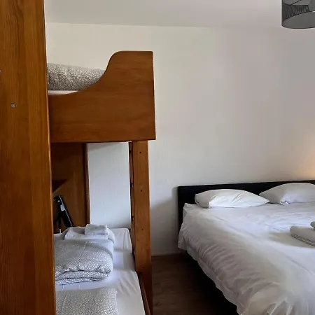 아파트 Modern With Sauna & Large Balcony 모르진
